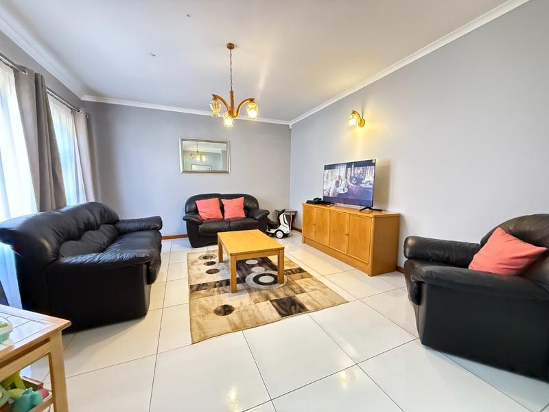 3 Bedroom Property for Sale in Die Wingerd Western Cape